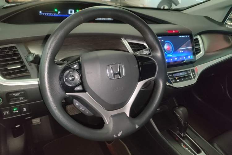 Used Honda Jade 2014 1.8L Automatic Comfort Elite Version 5 Seats Steering Wheel