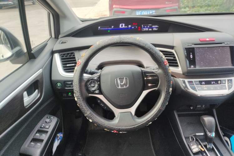 Used Honda Jade 2014 1.8L Automatic Comfort Elite Version 5 Seats Steering Wheel