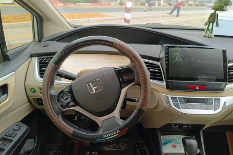 Used Honda Jade 2014 1.8L Automatic Comfort Elite Version 5 Seats Steering Wheel