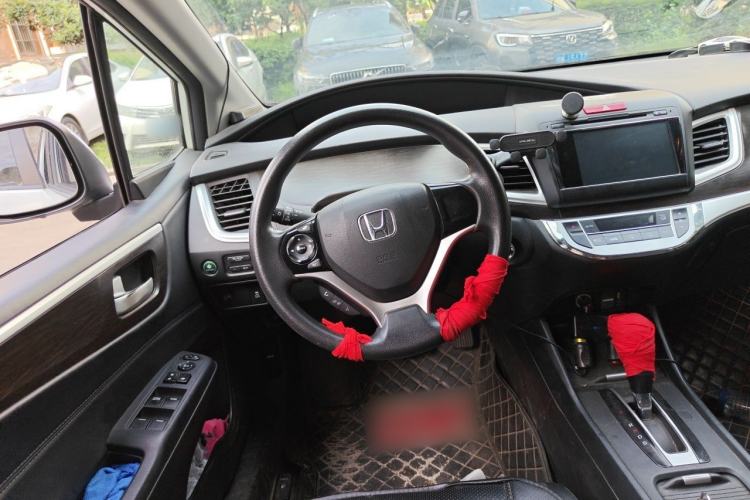 Used Honda Jade 2014 1.8L Automatic Comfort Elite Version 5 Seats Steering Wheel