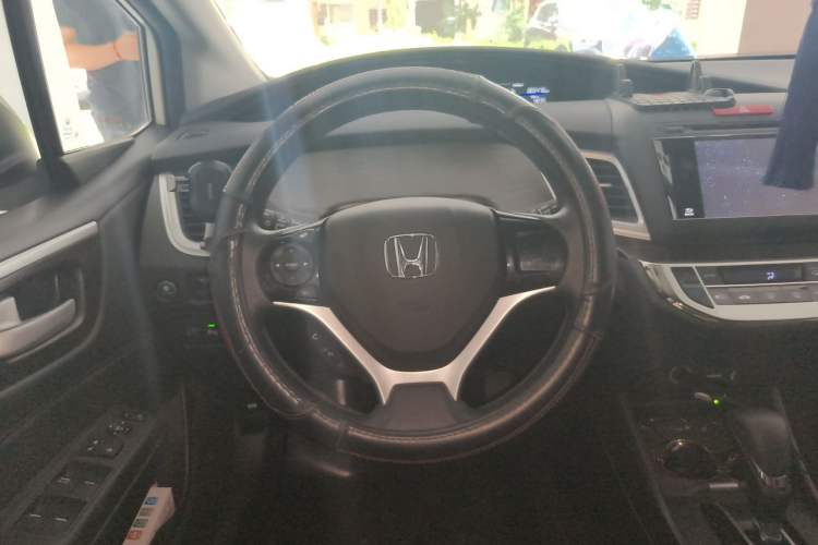 Used Honda Jade 2014 1.8L Automatic Comfort Elite Version 5 Seats Steering Wheel
