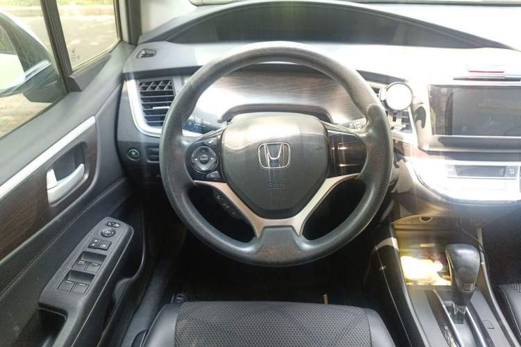 Used Honda Jade 2014 1.8L Automatic Comfort Elite Version 5 Seats Steering Wheel