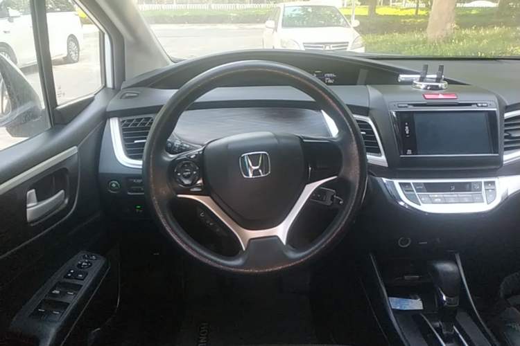 Used Honda Jade 2014 1.8L Automatic Comfort Elite Version 5 Seats Steering Wheel