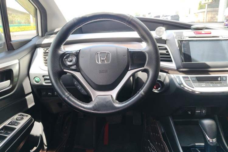 Used Honda Jade 2014 1.8L Automatic Comfort Elite Version 5 Seats Steering Wheel