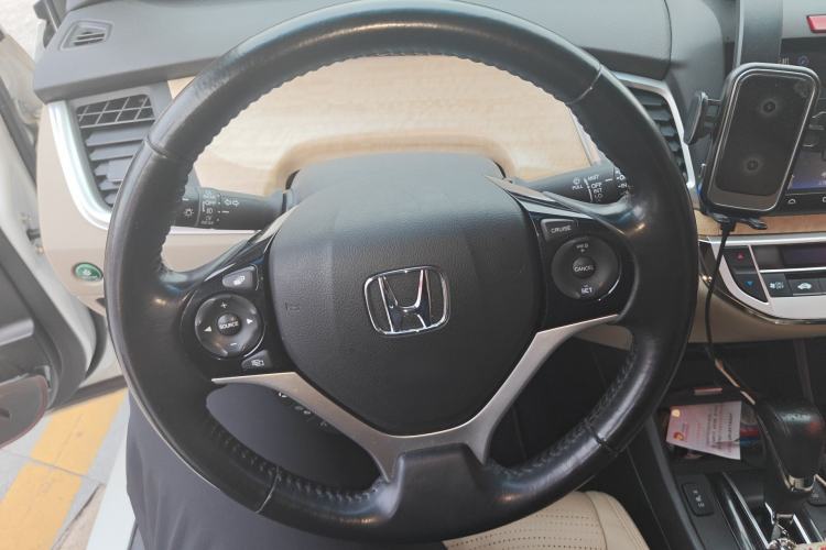 Used Honda Jade 2014 1.8L CVT Luxury Prestige Edition 5 Seats Steering Wheel