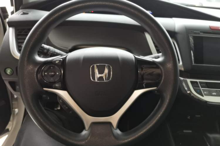 Used Honda Jade 2014 1.8L Automatic Comfort Elite Version 5 Seats Steering Wheel