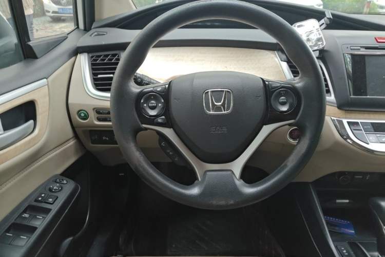 Used Honda Jade 2014 1.8L CVT Luxury Edition 5 seats Steering Wheel
