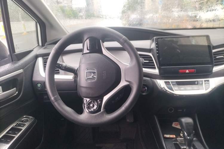 Used Honda Jade 2014 1.8L Automatic Comfort Elite Version 5 Seats Steering Wheel