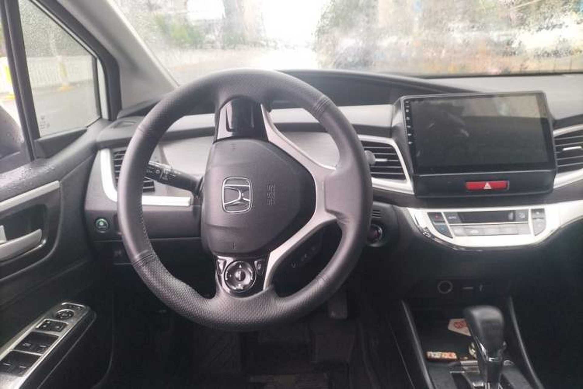 Used Honda Jade 2014 1.8L Automatic Comfort Elite Version 5 Seats Steering Wheel