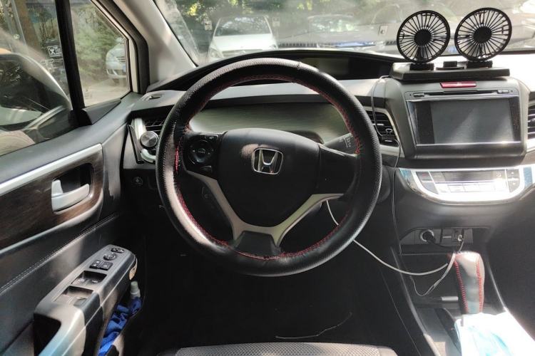 Used Honda Jade 2014 1.8L Automatic Comfort Elite Version 5 Seats Steering Wheel