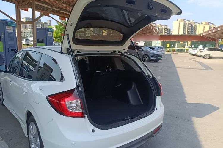 Used Honda Jade 2014 1.8L Automatic Comfort Elite Version 5 Seats Trunk
