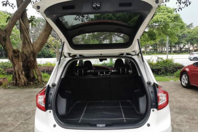 Used Honda Jade 2014 1.8L Automatic Comfort Elite Version 5 Seats Trunk