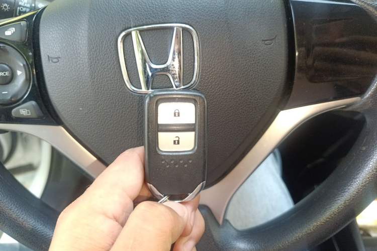 Used Honda Jade 2014 1.8L Automatic Comfort Elite Version 5 Seats Vehicle Key