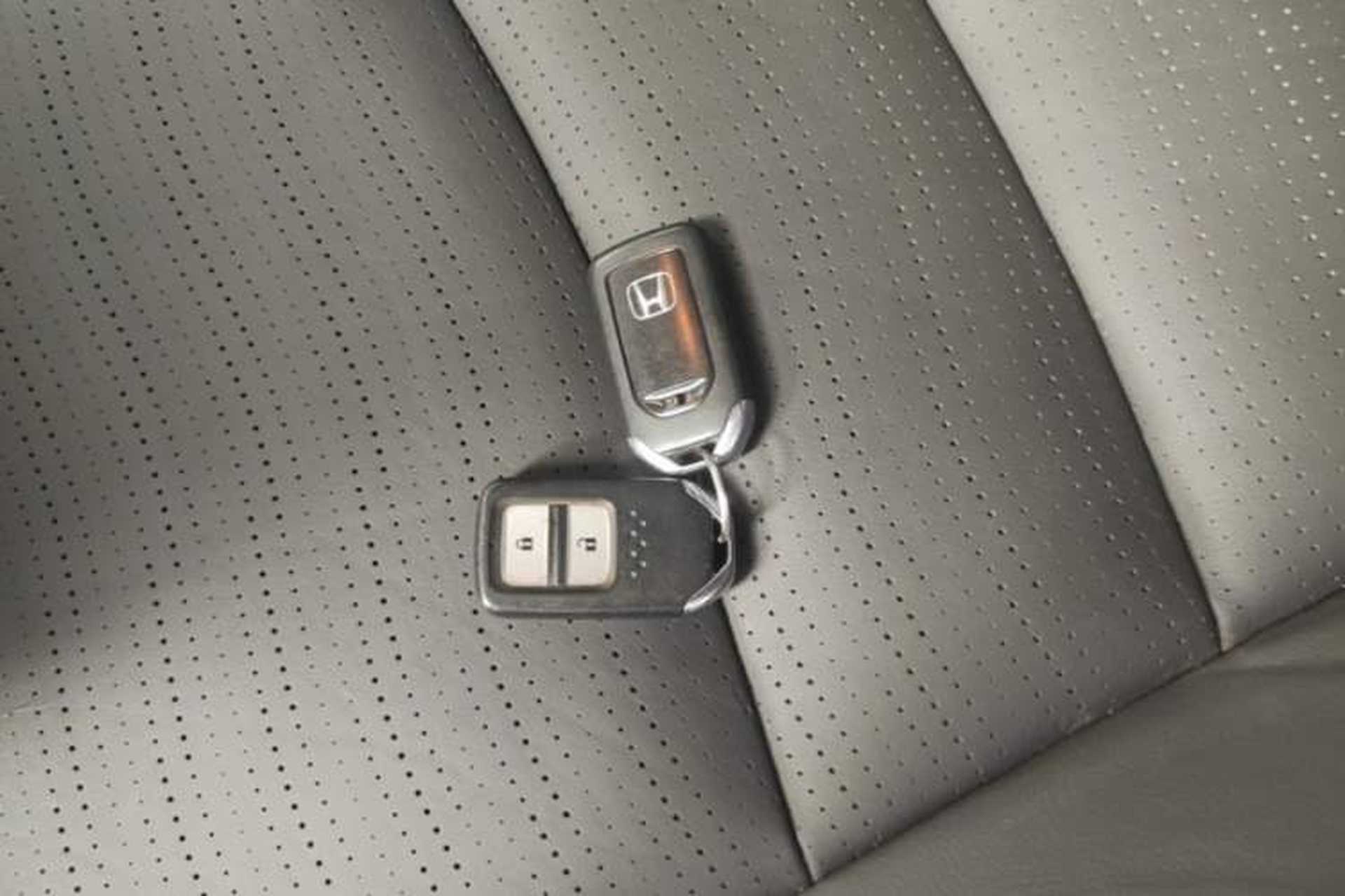 Used Honda Jade 2014 1.8L CVT Luxury Edition 5 seats Vehicle Key