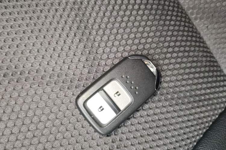 Used Honda Jade 2014 1.8L Automatic Comfort Elite Version 5 Seats Vehicle Key