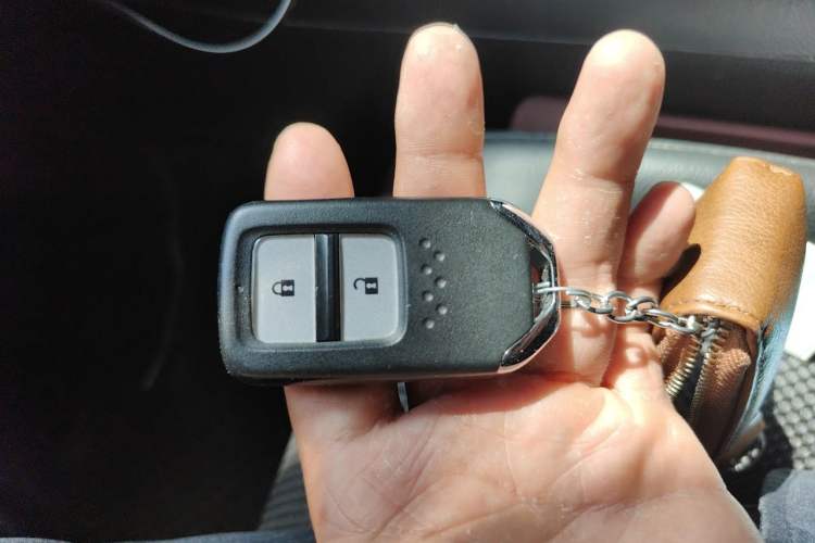Used Honda Jade 2014 1.8L Automatic Comfort Elite Version 5 Seats Vehicle Key