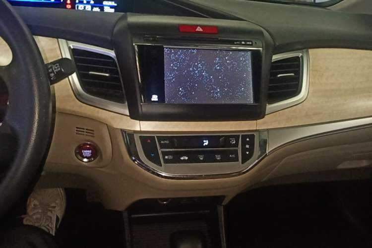 Used Honda Jade 2014 1.8L Automatic Comfort Elite Version 5 Seats Audio And AC Panel