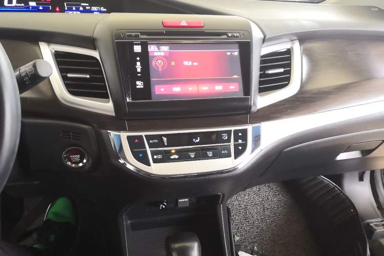 Used Honda Jade 2014 1.8L CVT Luxury Prestige Edition 5 Seats Audio And AC Panel