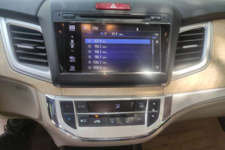 Used Honda Jade 2014 1.8L Automatic Comfort Elite Version 5 Seats Audio And AC Panel