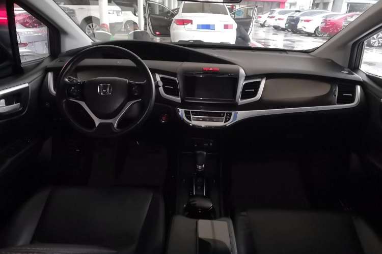 Used Honda Jade 2014 1.8L CVT Luxury Prestige Edition 5 Seats Center Console