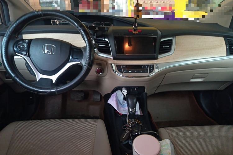 Used Honda Jade 2014 1.8L Automatic Comfort Elite Version 5 Seats Center Console