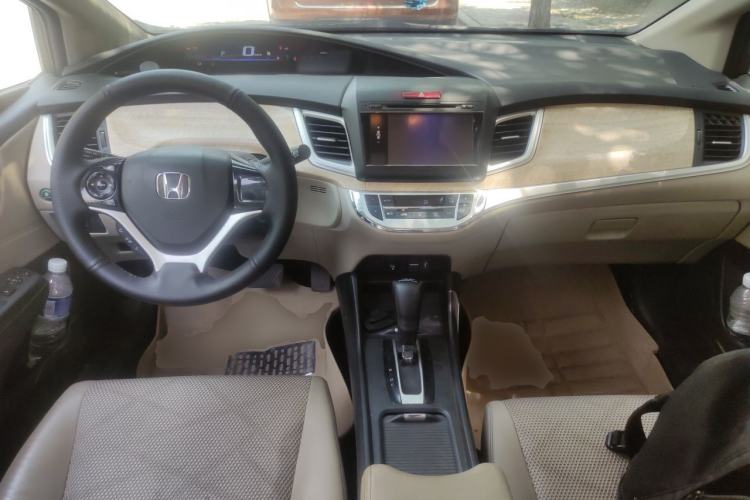 Used Honda Jade 2014 1.8L Automatic Comfort Elite Version 5 Seats Center Console