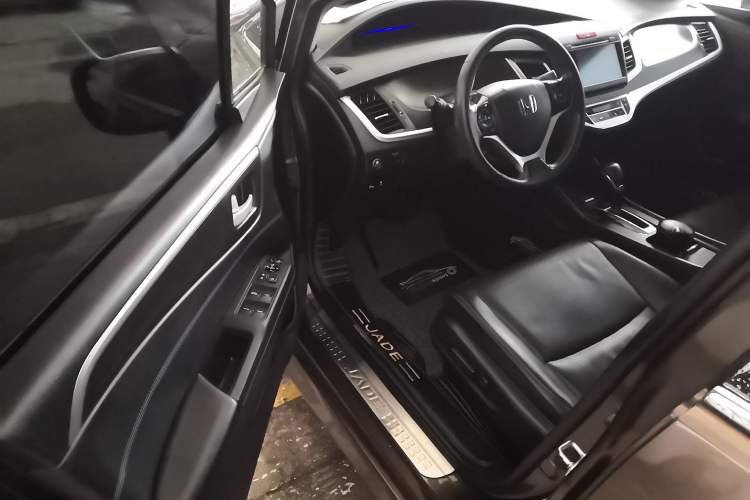 Used Honda Jade 2014 1.8L CVT Luxury Prestige Edition 5 Seats Driver Seat