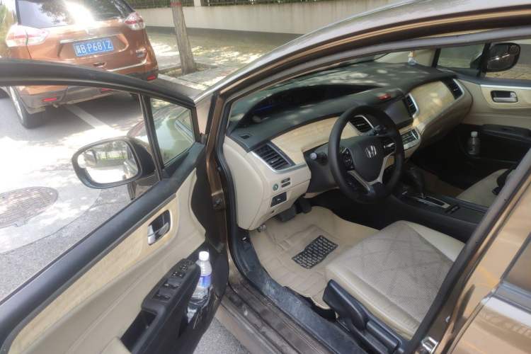 Used Honda Jade 2014 1.8L Automatic Comfort Elite Version 5 Seats Driver Seat