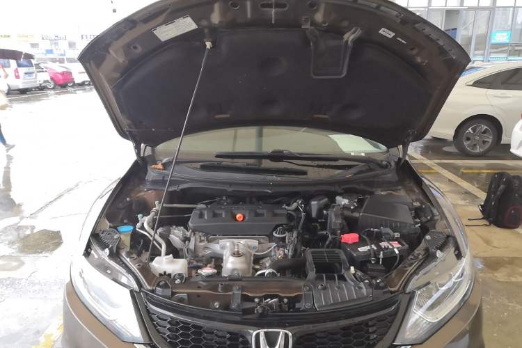 Used Honda Jade 2014 1.8L CVT Luxury Prestige Edition 5 Seats Engine Bay