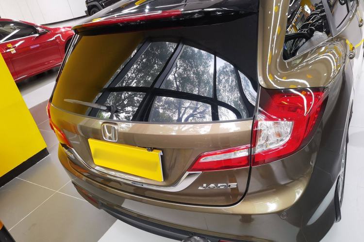 Used Honda Jade 2014 1.8L Automatic Comfort Elite Version 5 Seats Exterior 4