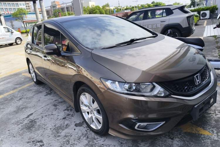Used Honda Jade 2014 1.8L CVT Luxury Edition 5 seats Front Right 45 Deg
