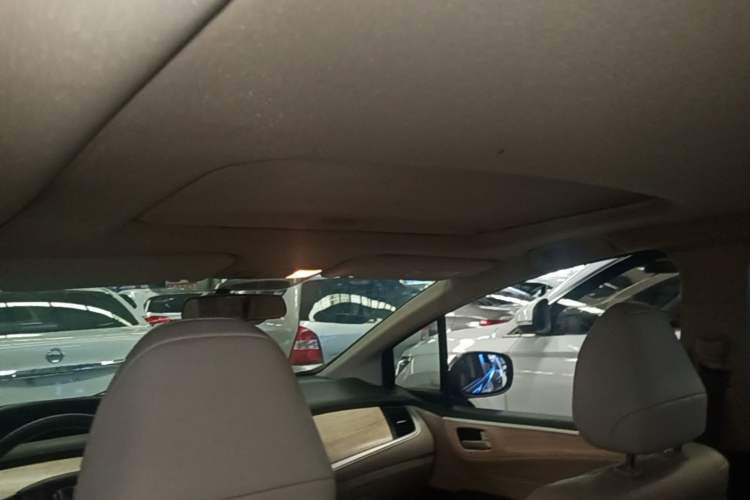 Used Honda Jade 2014 1.8L Automatic Comfort Elite Version 5 Seats Headliner