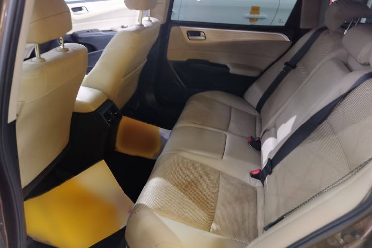 Used Honda Jade 2014 1.8L Automatic Comfort Elite Version 5 Seats Interior 2