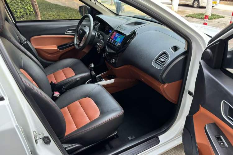 Used Honda Jade 2014 1.8L Automatic Comfort Elite Version 5 Seats Interior 4