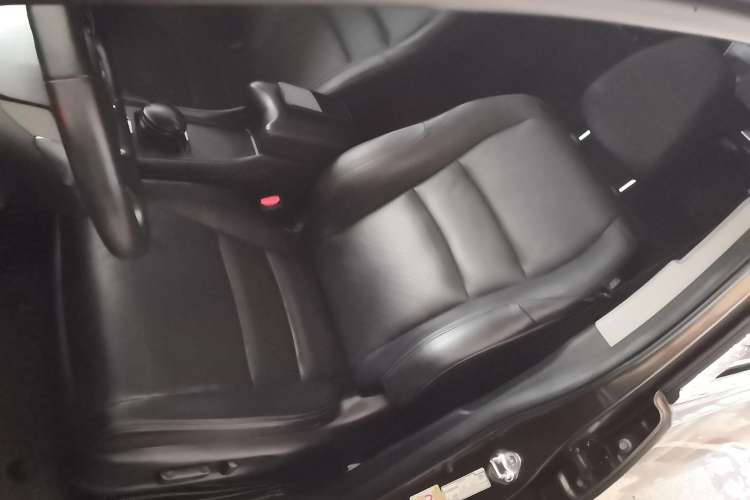 Used Honda Jade 2014 1.8L CVT Luxury Prestige Edition 5 Seats Left Front Seat