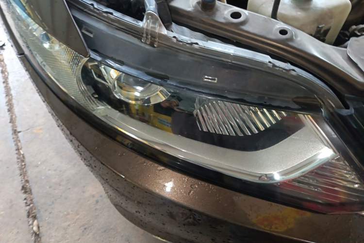 Used Honda Jade 2014 1.8L Automatic Comfort Elite Version 5 Seats Right Front Headlight