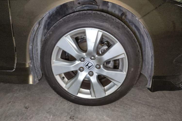 Used Honda Jade 2014 1.8L Automatic Comfort Elite Version 5 Seats Right Front Wheel Hub