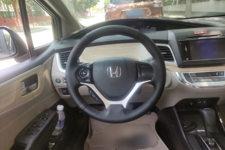 Used Honda Jade 2014 1.8L Automatic Comfort Elite Version 5 Seats Steering Wheel