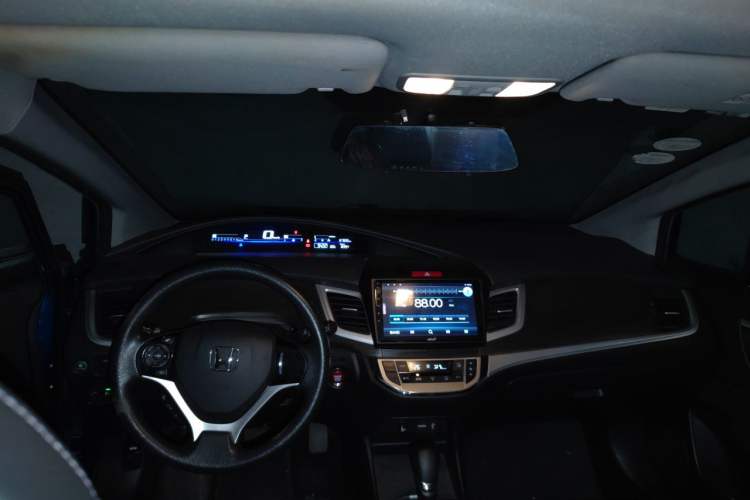 Used Honda Jade 2016 1.8L Automatic Comfort Elite Version 5 Seats Center Console