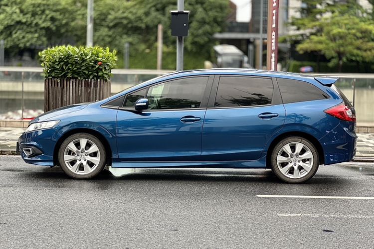 Used Honda Jade 2016 1.8L Automatic Comfort Elite Version 5 Seats Exterior 2