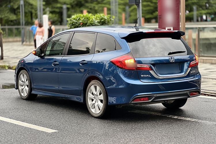 Used Honda Jade 2016 1.8L Automatic Comfort Elite Version 5 Seats Exterior 3