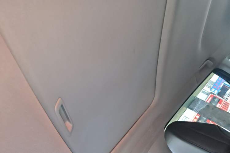 Used Honda Jade 2016 1.8L Automatic Comfort Elite Version 5 Seats Headliner