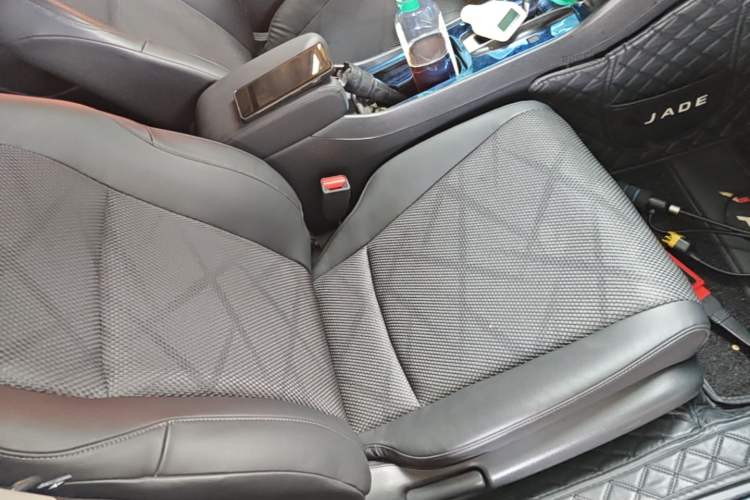 Used Honda Jade 2016 1.8L Automatic Comfort Elite Version 5 Seats Right Front Seat
