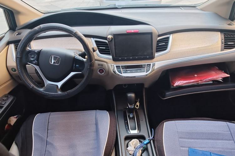 Used Honda Jade 2016 1.8L Automatic Comfort Elite Version 5 Seats Center Console