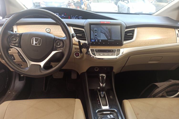 Used Honda Jade 2016 1.8L Automatic Comfort Elite Version 5 Seats Center Console