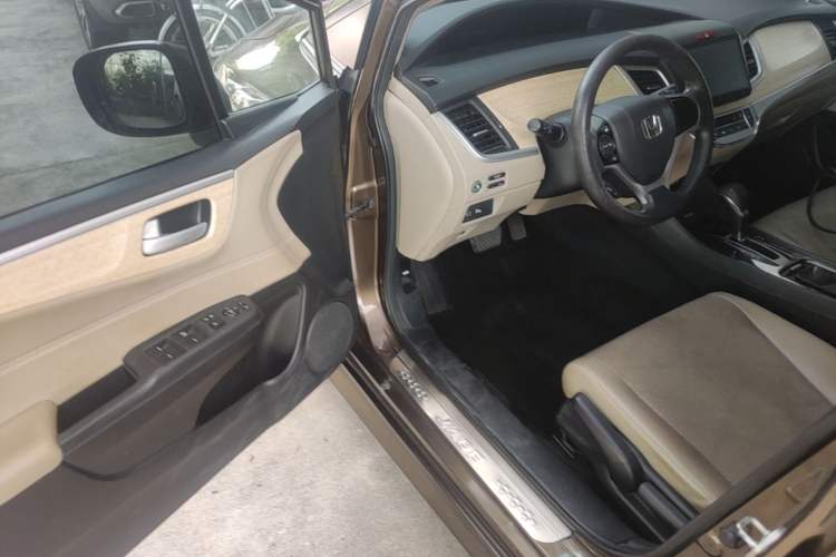 Used Honda Jade 2016 1.8L Automatic Comfort Version 5 Seats Driver Seat
