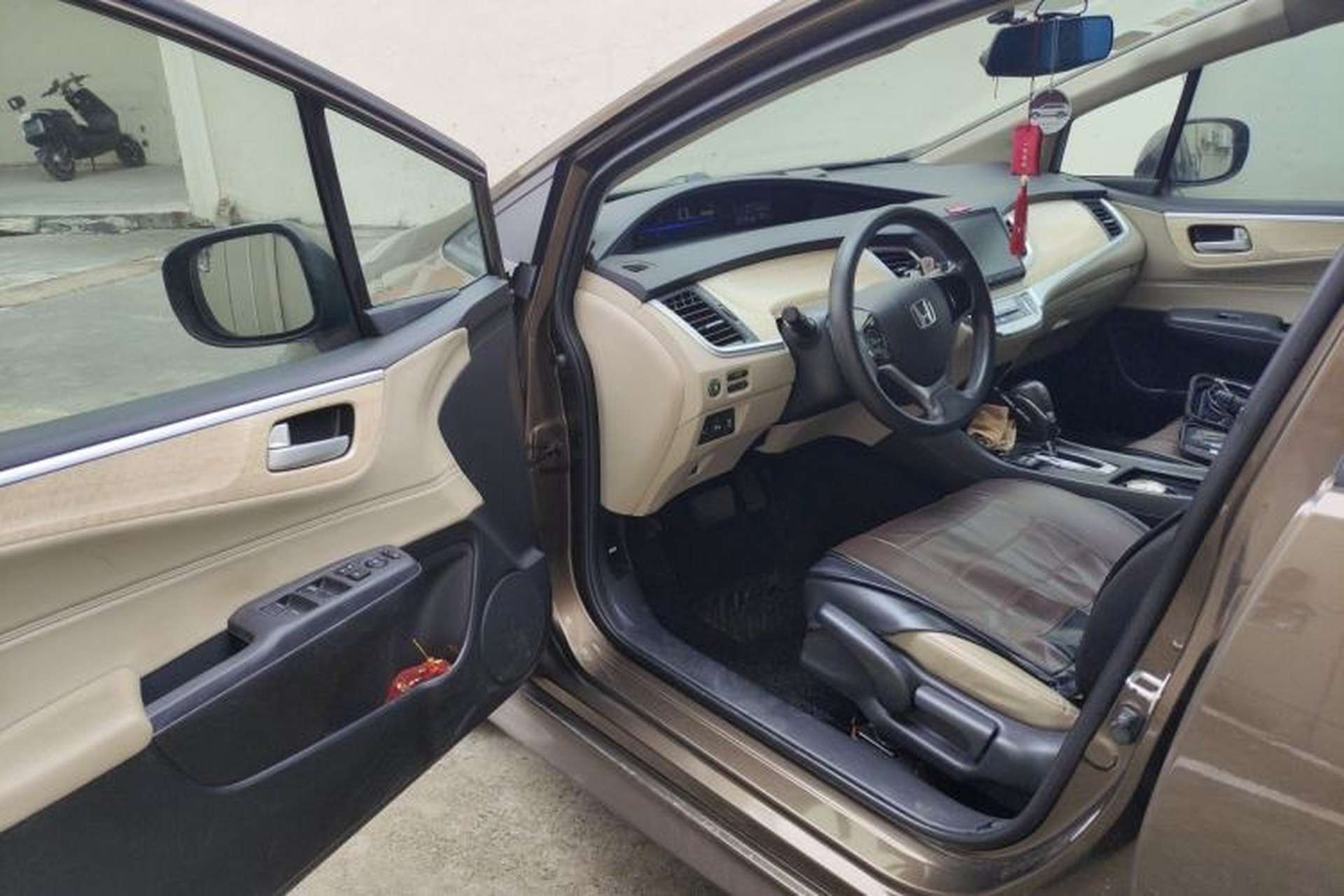 Used Honda Jade 2016 1.8L Automatic Comfort Elite Version 5 Seats Driver Seat