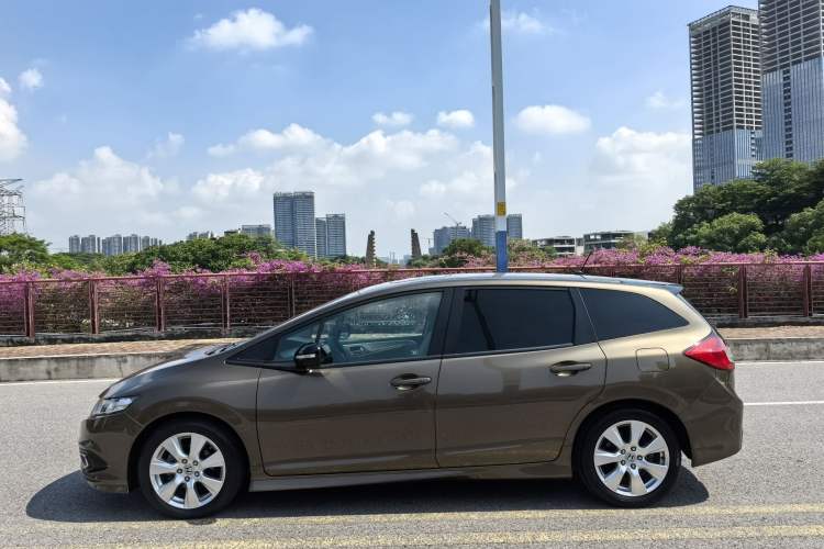 Used Honda Jade 2016 1.8L Automatic Comfort Elite Version 5 Seats Exterior 11