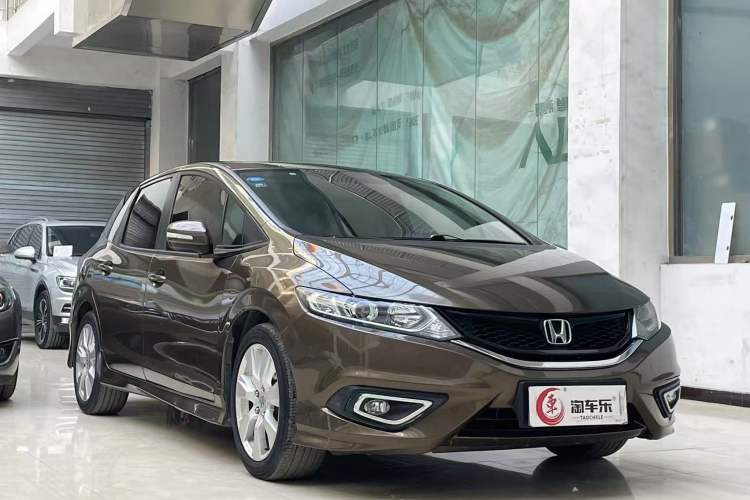 Used Honda Jade 2016 1.8L Automatic Comfort Elite Version 5 Seats Exterior 2