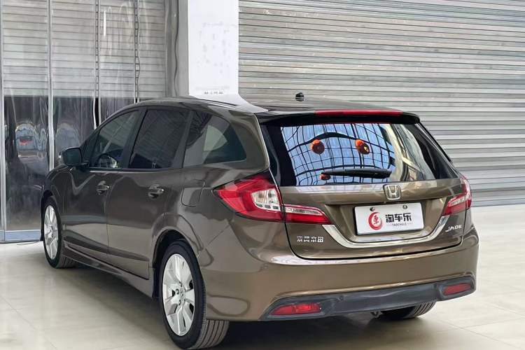 Used Honda Jade 2016 1.8L Automatic Comfort Elite Version 5 Seats Exterior 4